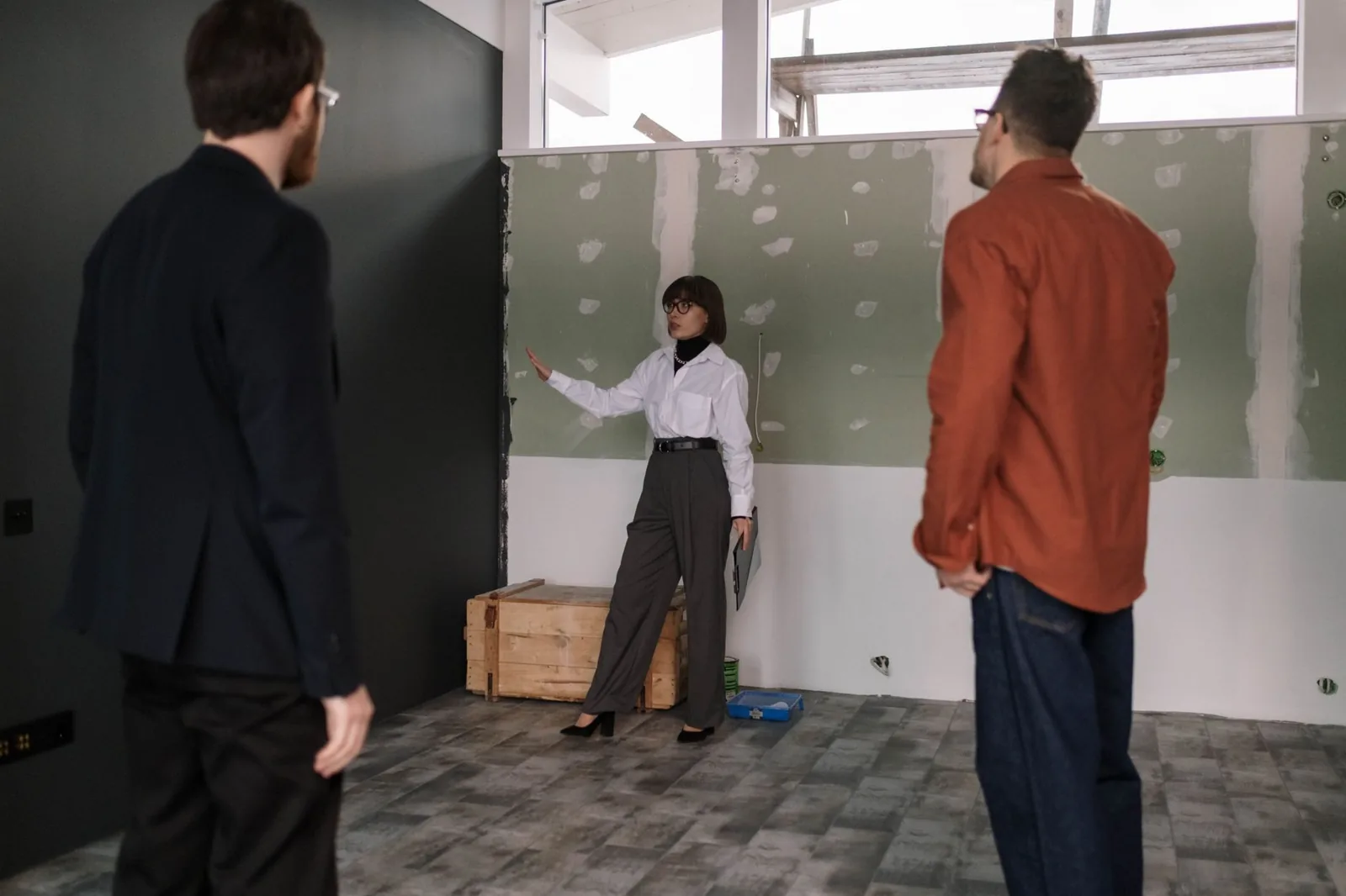 Visite d’un logement en cours de rénovation